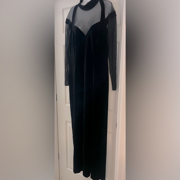 NIGHT WAY COLLECTIONS Black Velvet Evening Gown - Picture 1 of 13